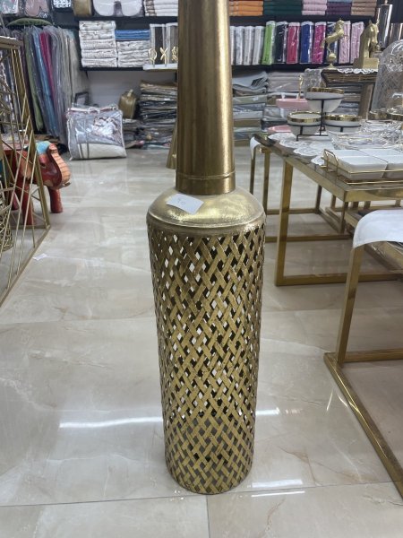 فازة نحاسية مشبك